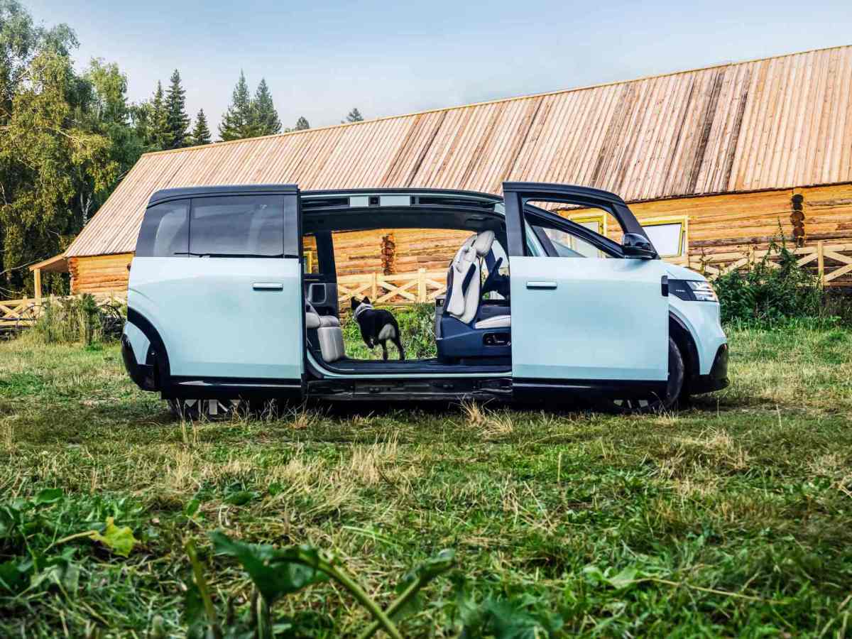 Geely’s Zeekr reveals details behind its sibling to Waymo’s robotaxi
