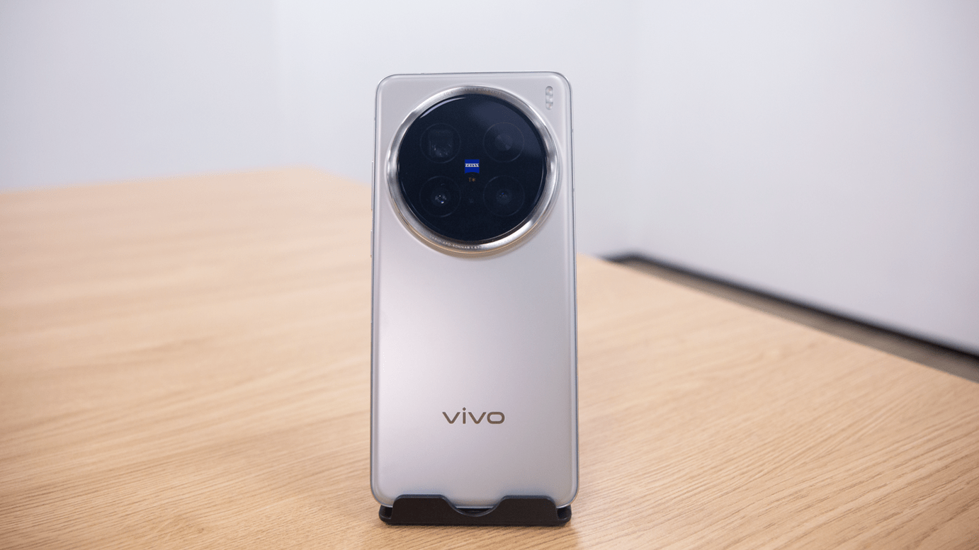 The Vivo X200 Pro is an ideal option for photography enthusiasts.